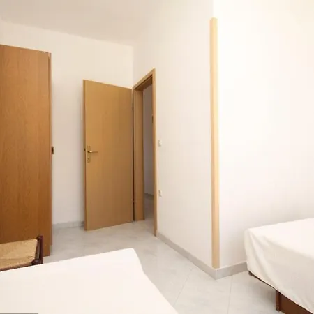 Апартаменты With Parking Space Rabac, Labin - 7621 Рабац