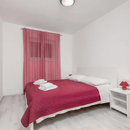 With Parking Space Rabac, Labin - 7621 Апартаменты Рабац